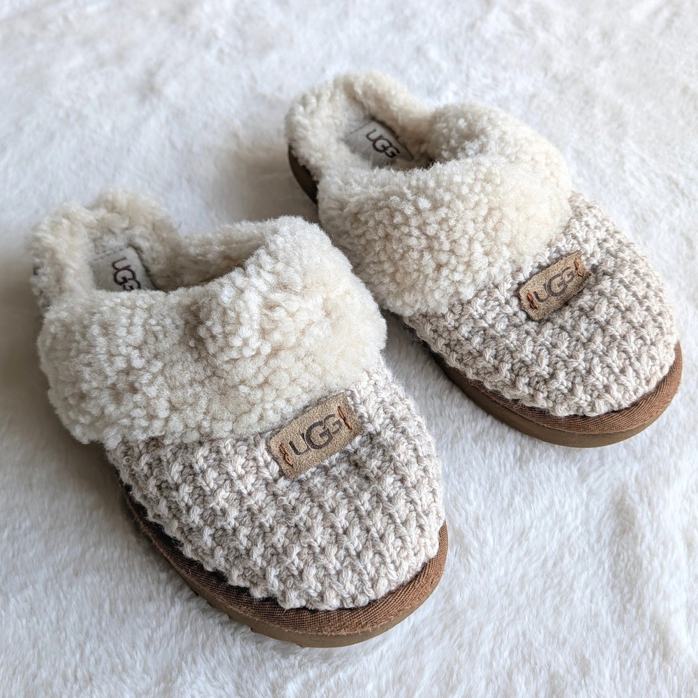 UGG Cozy Knit Slippers Oatmeal Cream Sheepskin Lining Womens Size 6